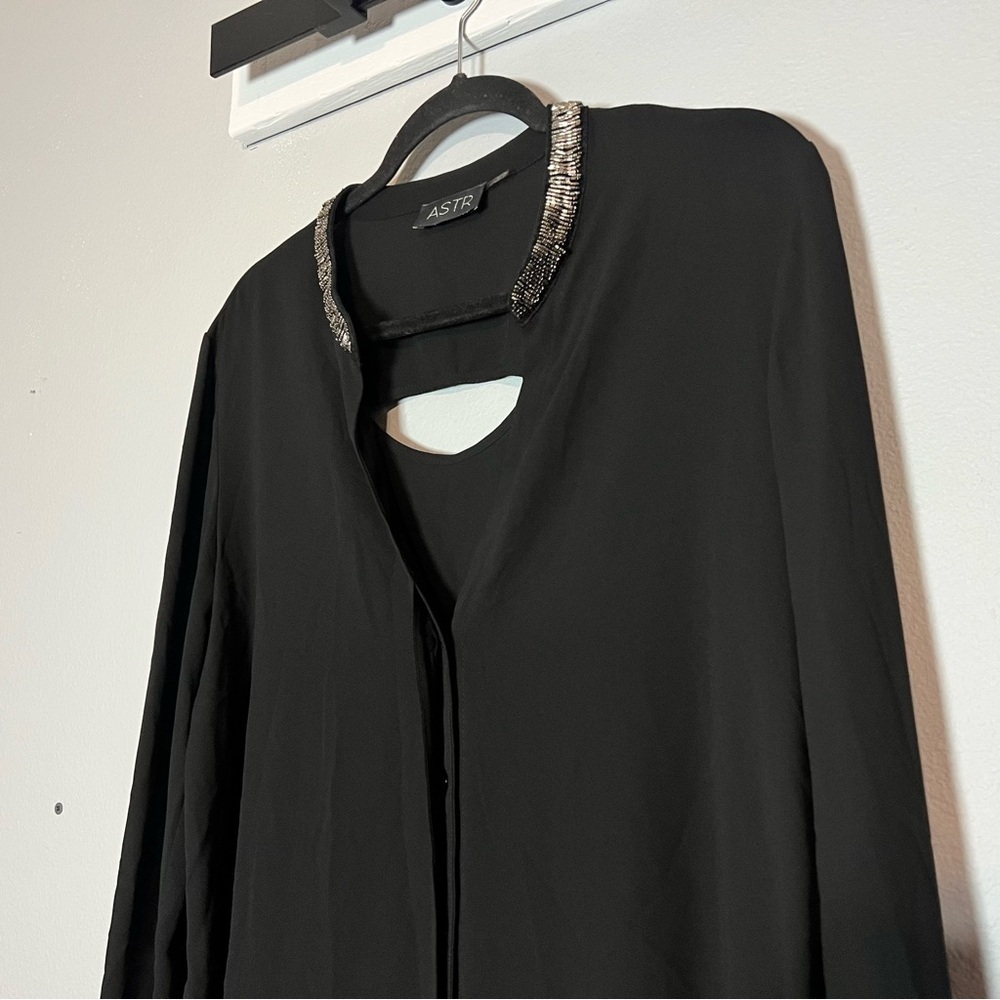 ASTR Black Button Front V-Neck Blouse Size Large Sparkling Beaded Collar